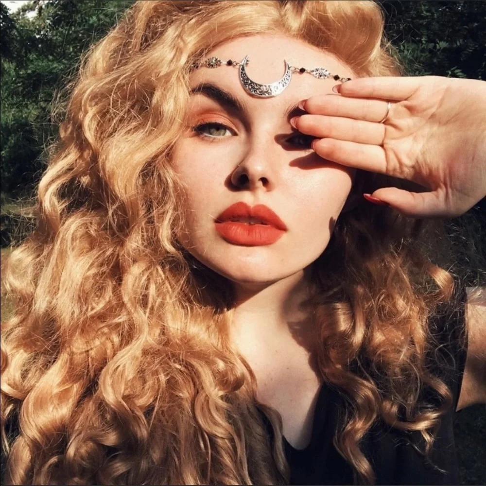 - - 22” Strawberry Blonde Curly Wavy Lace Front Wig *NEW*